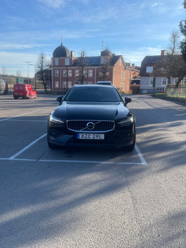 Volvo V60 Cross Country 2021 – bild 2