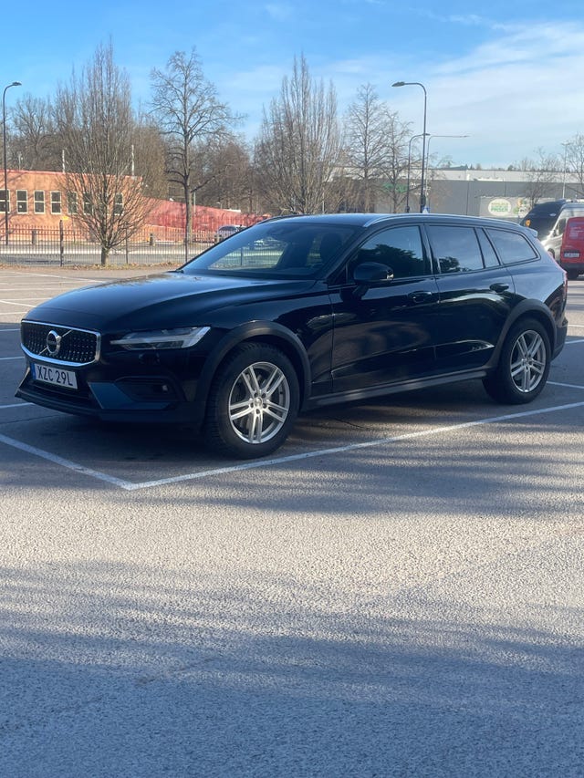 Volvo V60 Cross Country 2021 – bild 3