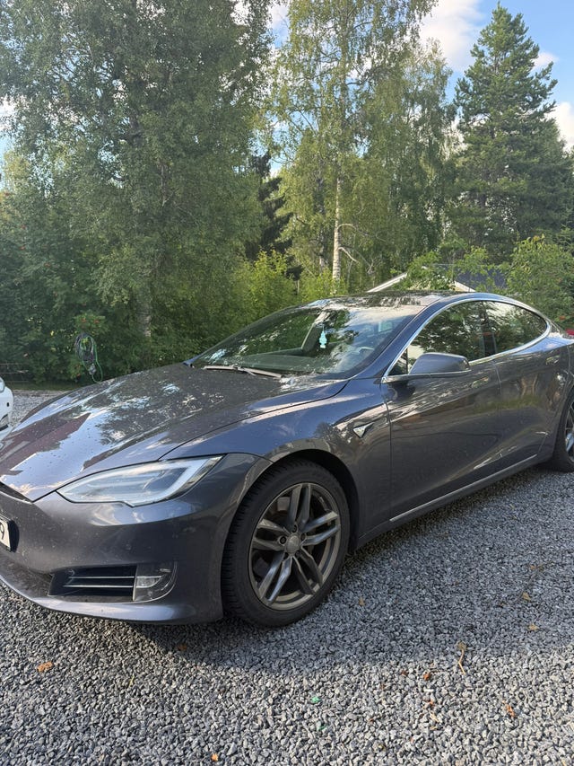Tesla Model S 2018