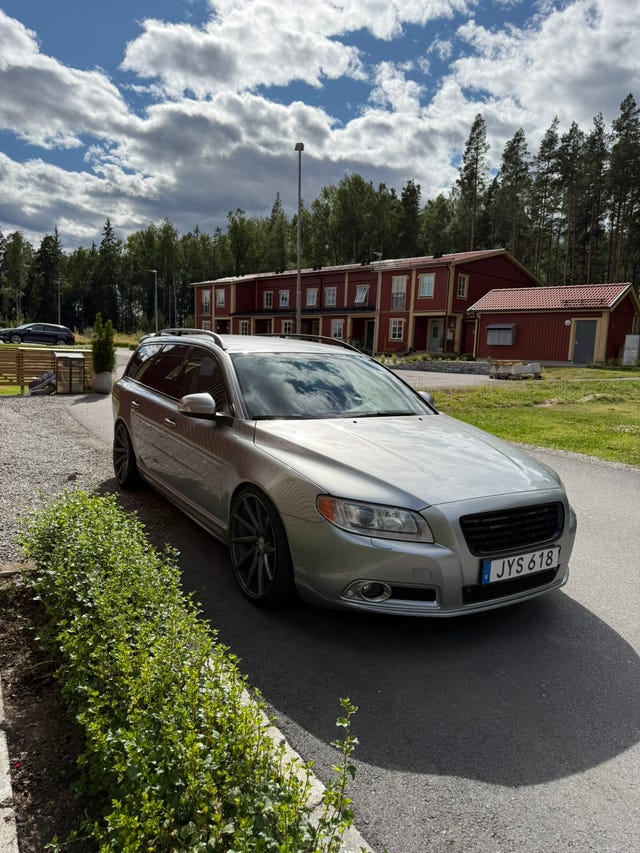 Volvo V70 2010