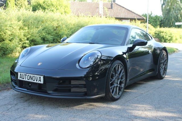 Porsche 911 2025
