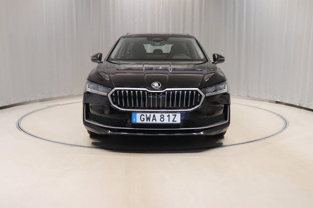 Skoda Superb 2025 – bild 2