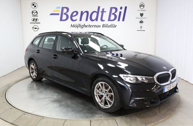 BMW 330e 2021