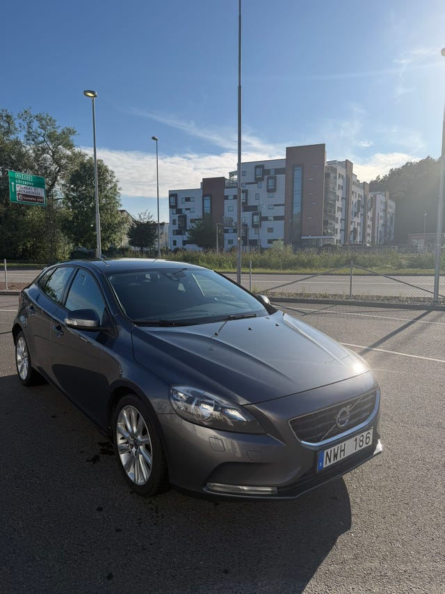 Volvo V40 2014