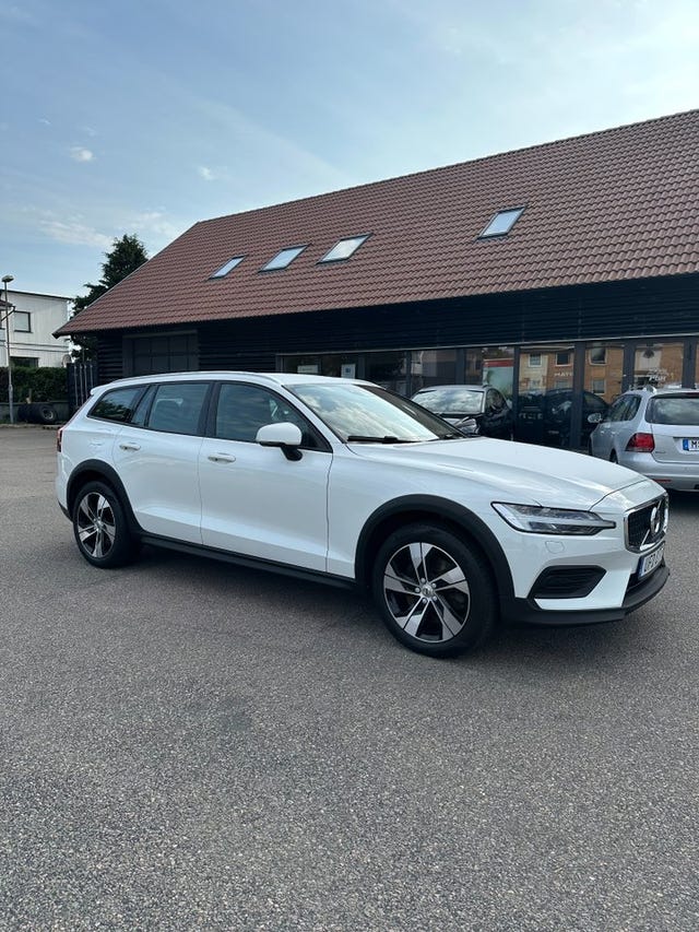 Volvo V60 Cross Country 2020 – bild 3