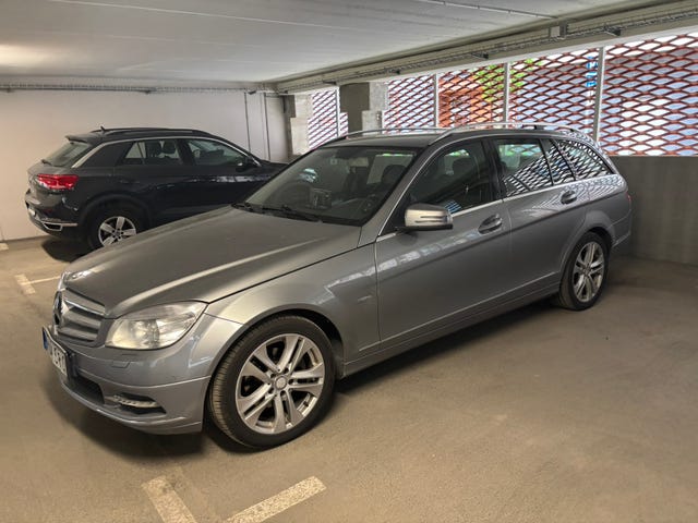 Mercedes-Benz C220 2011