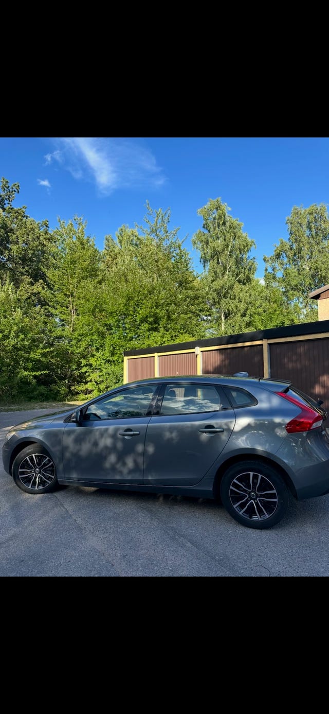 Volvo V40 2018