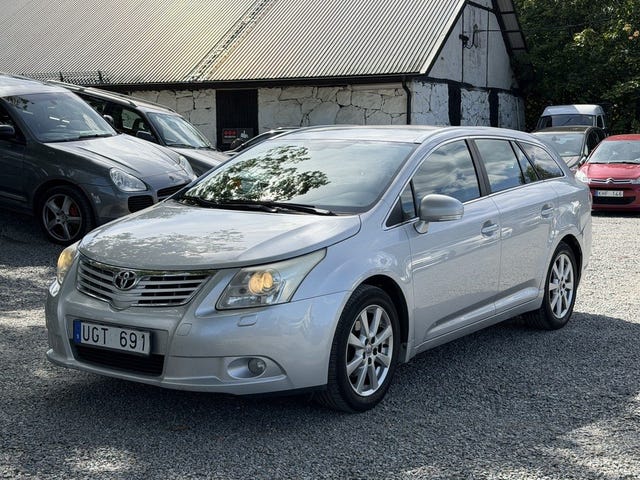 Toyota Avensis 2011