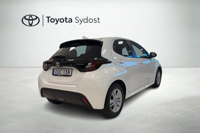 Toyota Yaris 2024 – bild 2