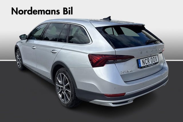 Skoda Octavia Scout 2023 – bild 3