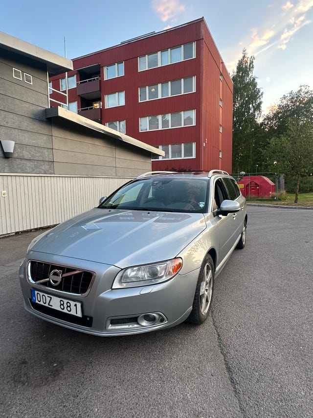 Volvo V70 2012