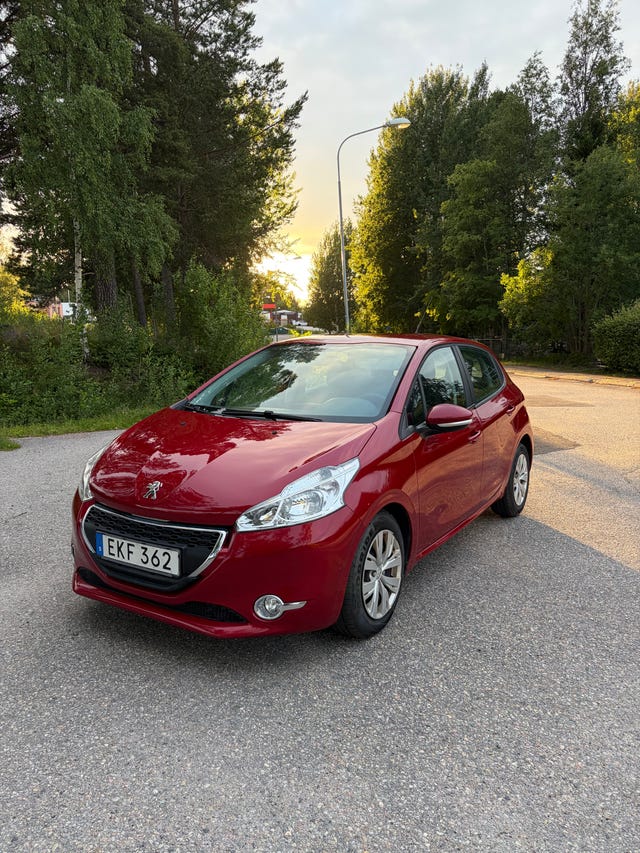 Peugeot 208 2014