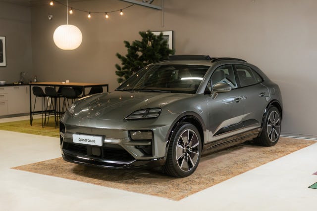 Porsche Macan Turbo 2024