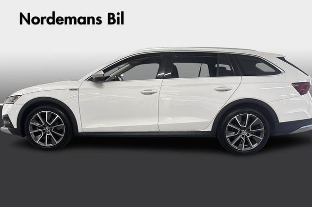 Skoda Octavia Scout 2023 – bild 2