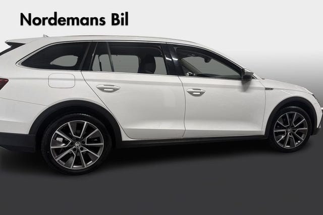 Skoda Octavia Scout 2023 – bild 4
