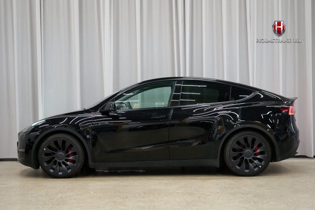 Tesla Model Y 2024
