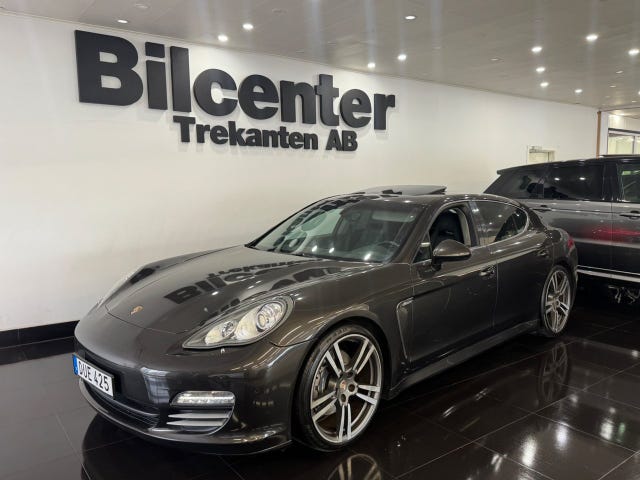 Porsche Panamera 4 2011
