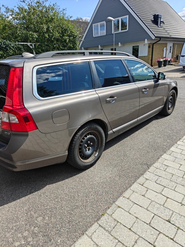 Volvo V70 2011 – bild 2