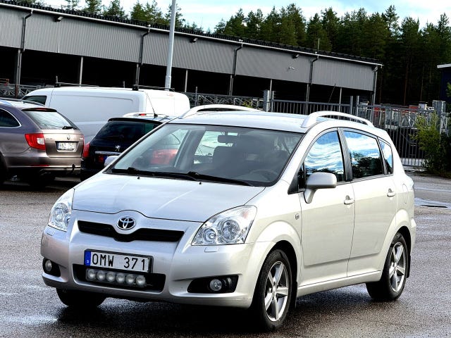 Toyota Corolla Verso — bild 3 av 12