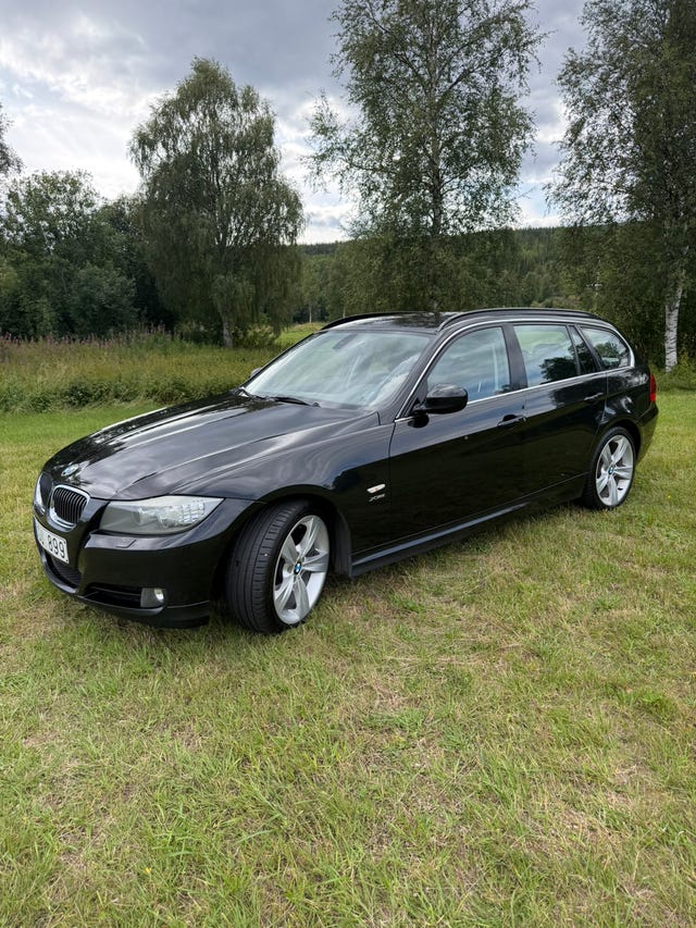 BMW 330d 2011