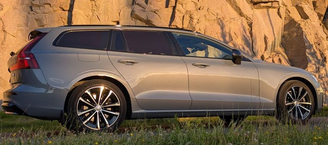 Volvo V60 2024