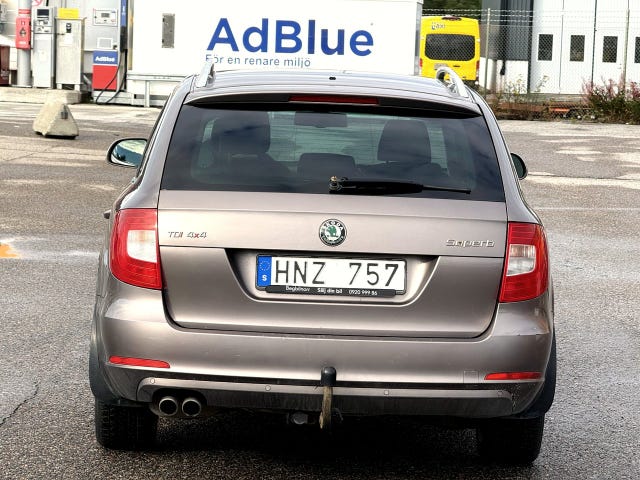 Skoda Superb — bild 4 av 10