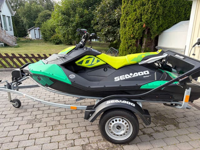 SeaDoo Spark Trixx 3-up 2021 32h