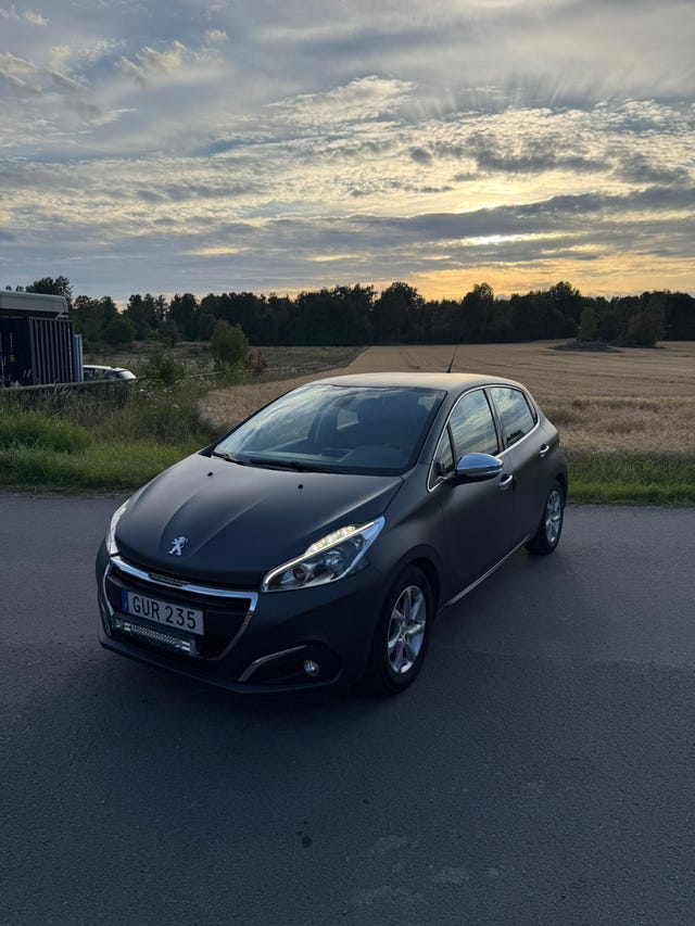 Peugeot 208 2015