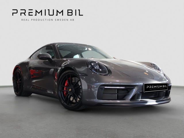 Porsche 911 Carrera 4 GTS 2024