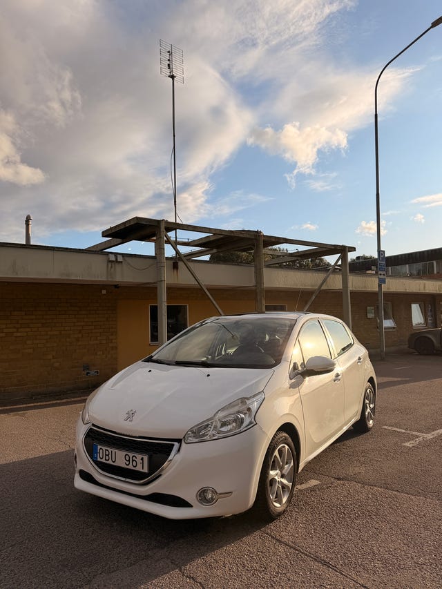 Peugeot 208 2013