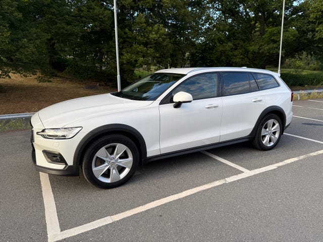 Volvo V60 Cross Country 2021