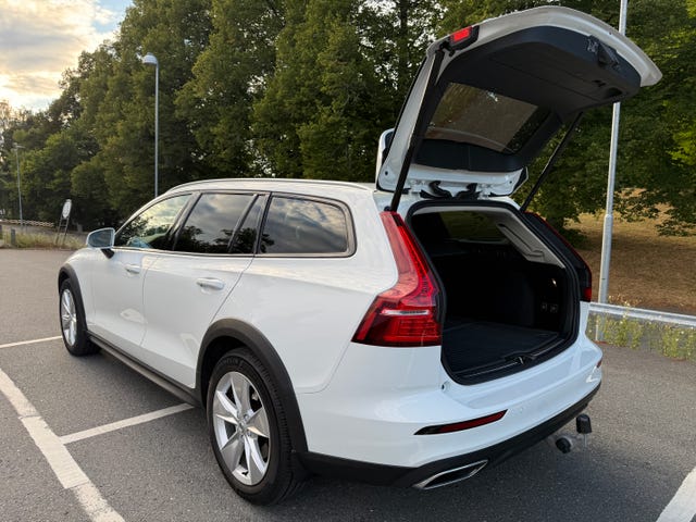 Volvo V60 Cross Country 2021 – bild 2