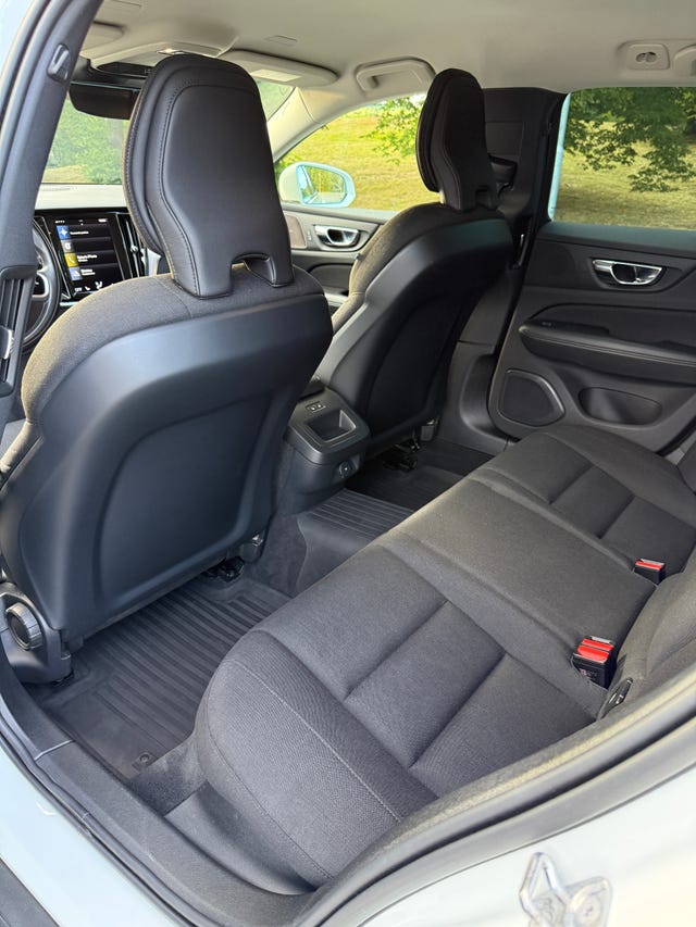 Volvo V60 Cross Country 2021 – bild 4