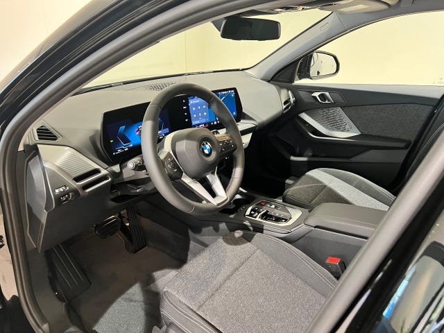 BMW 120 2026 – bild 4