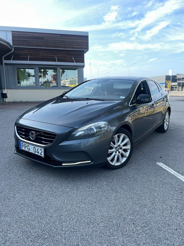 Volvo V40 2014