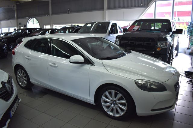 Volvo V40 2015