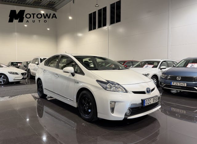 Toyota Prius Plug-in Hybrid 2012