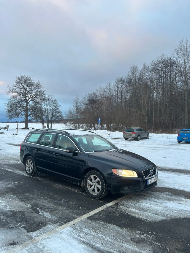 Volvo V70 2011
