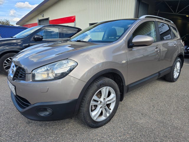 Nissan Qashqai+2 2010