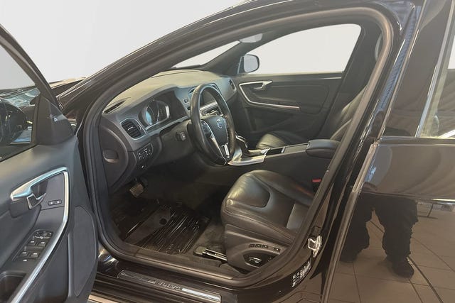 Volvo V60 Cross Country 2018 – bild 4