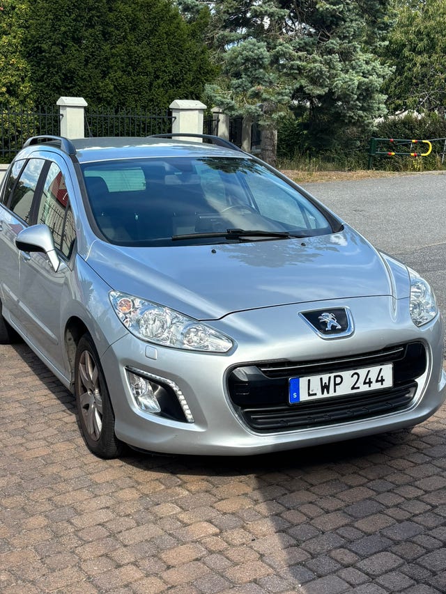 Peugeot 308 SW 2011