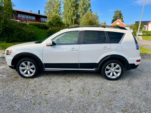 Mitsubishi Outlander 2011