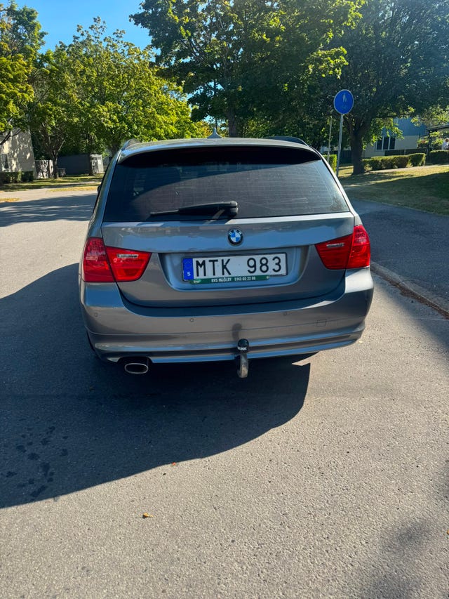 BMW 320d 2012 – bild 2