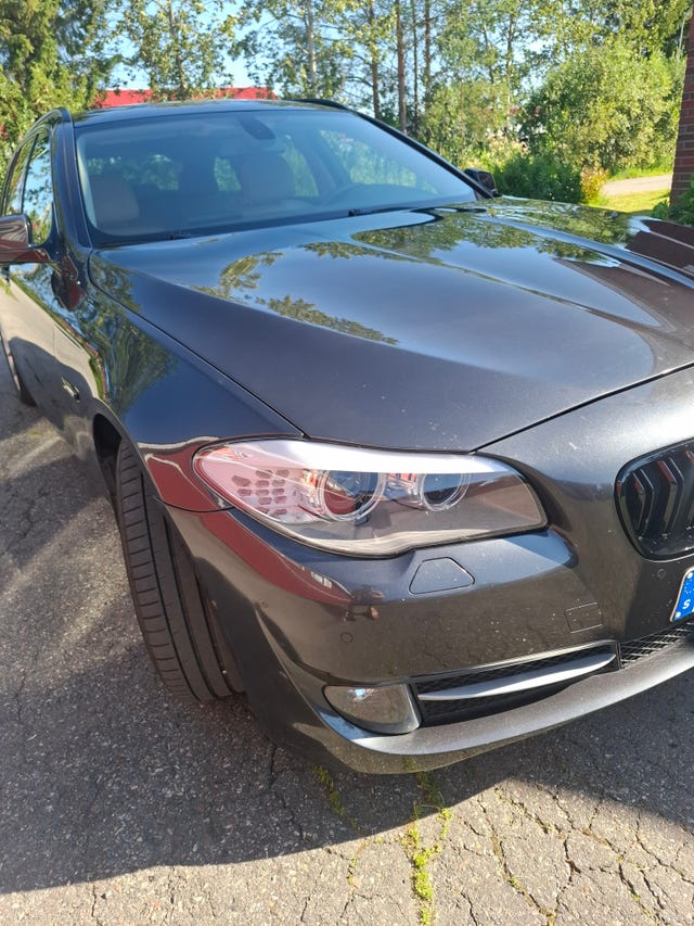 BMW 523i 2011