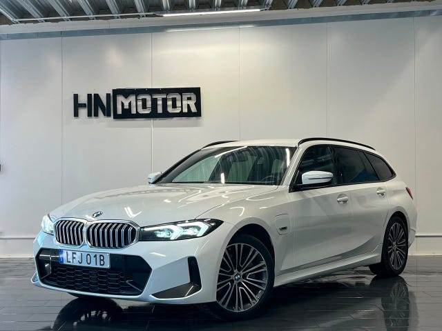 BMW 330e 2023