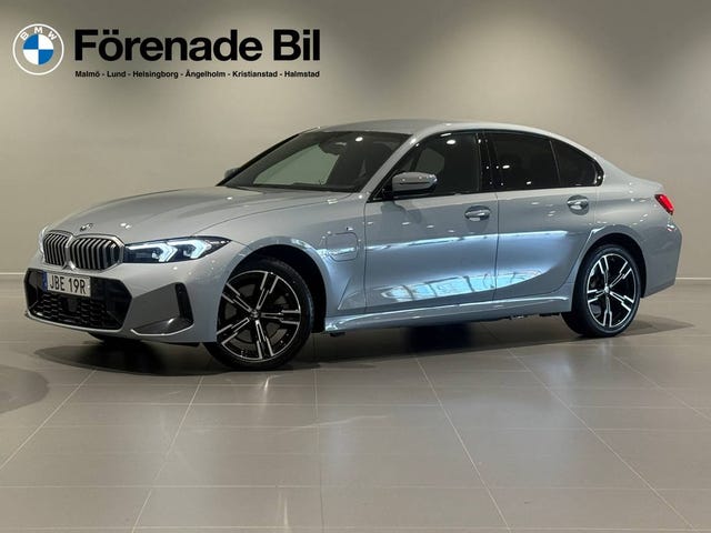 BMW 330e 2025