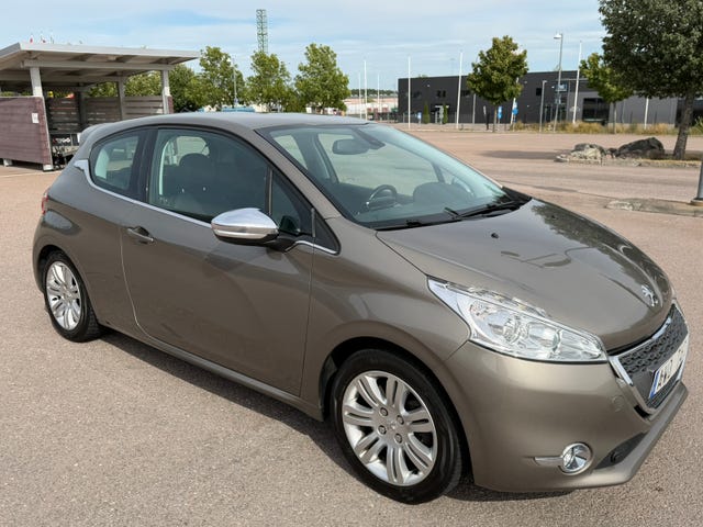 Peugeot 208 2013