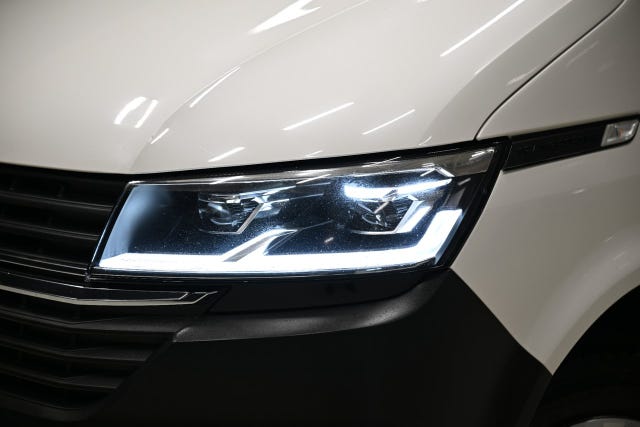 Volkswagen Transporter 2021 – bild 3