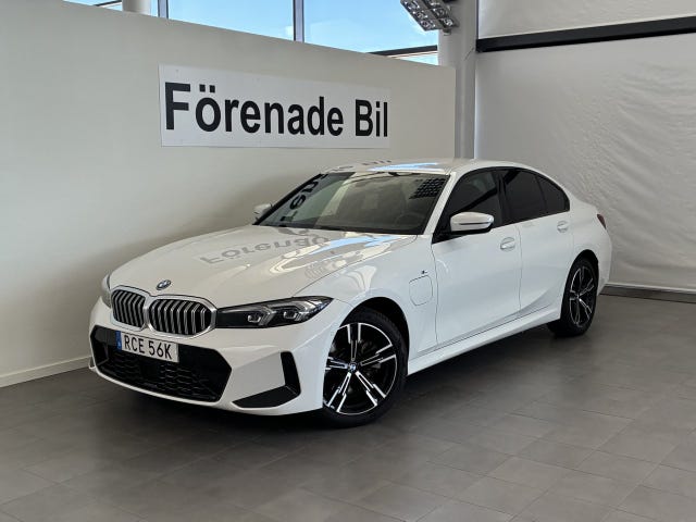 BMW 330e 2025