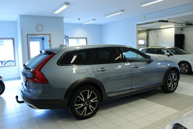 Volvo V90 Cross Country 2020 – bild 4